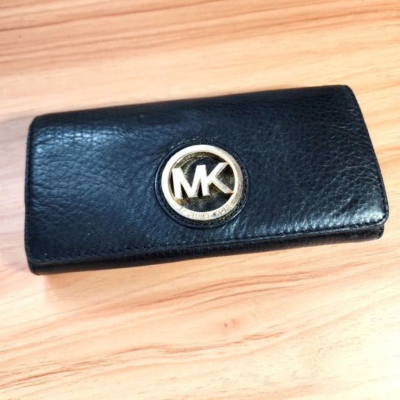 Michael Kors Black Wallet - Picture 1 of 8
